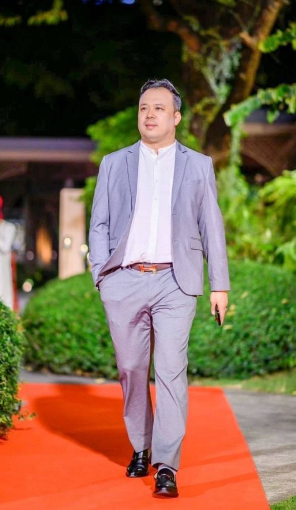 ภาพผู้บริหาร: Chief Executive Officer