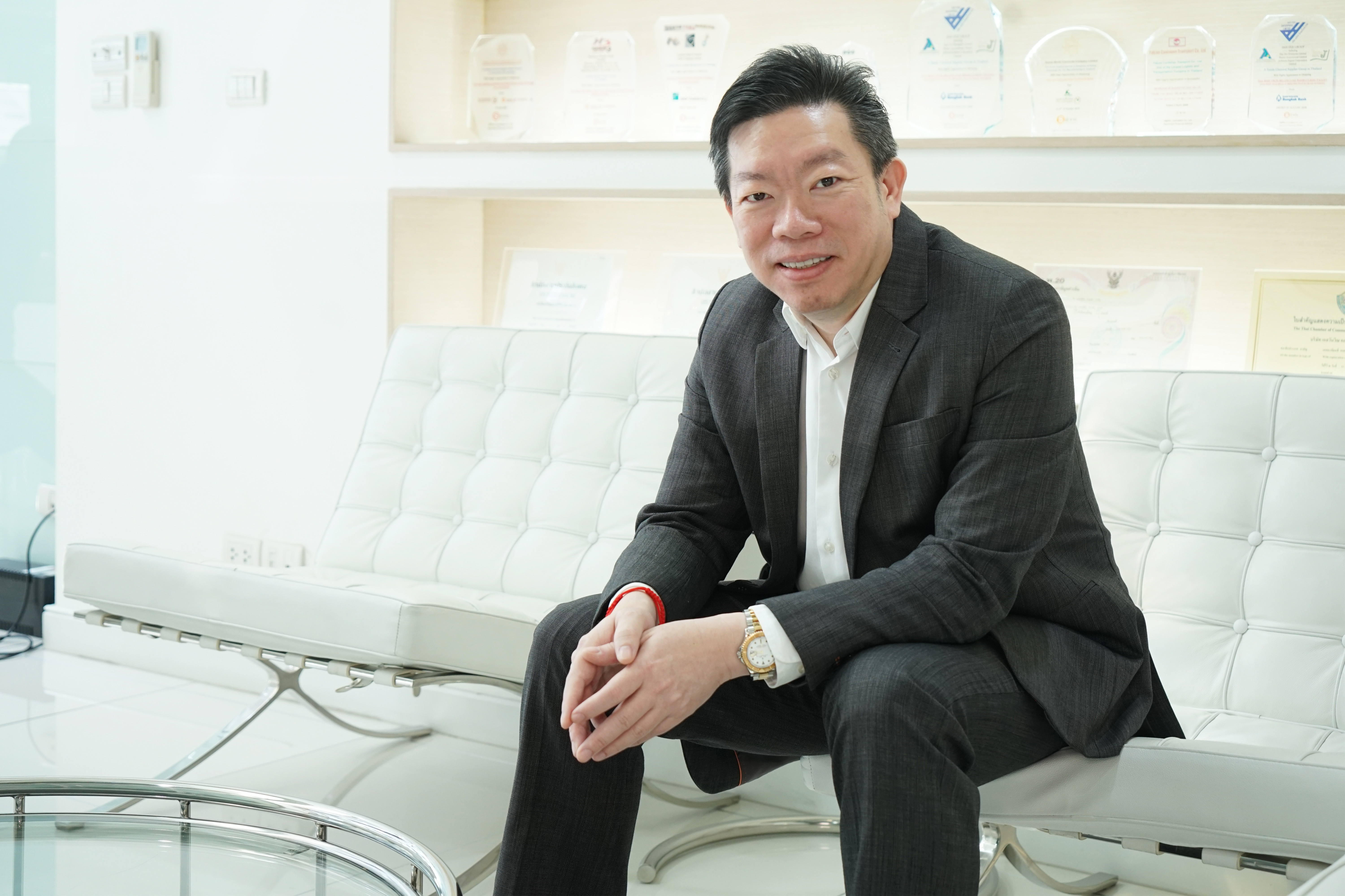 ภาพผู้บริหาร: Founder